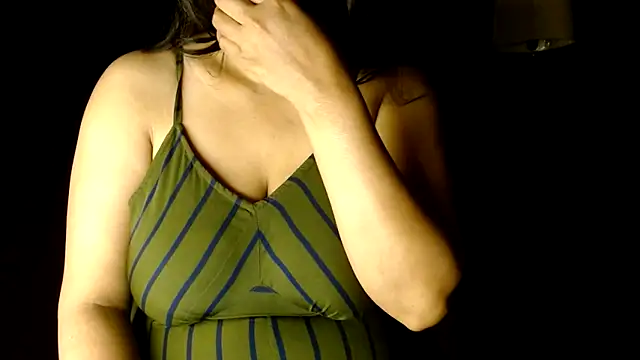 janifer001 online show from March 24, 12:32 am