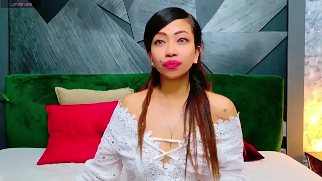 ElyaQuinn online show from March 4, 5:56 pm