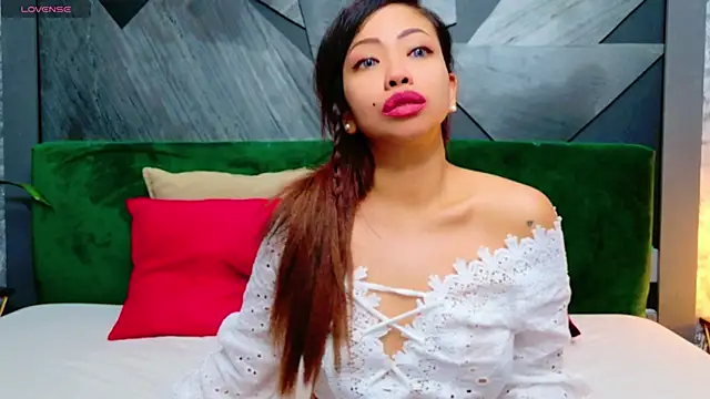 ElyaQuinn online show from March 4, 2:21 pm