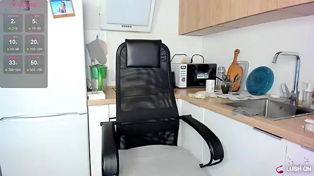 DannaEvan online show from December 5, 7:07 am