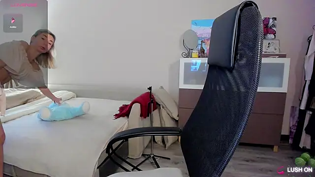 DannaEvan online show from December 15, 3:34 am