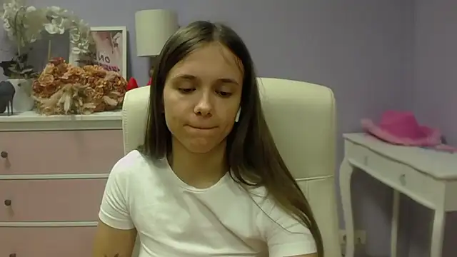 Snapshot of dirtyxEmily chatting on March 10, 11:01 am dirtyxEmily online show from March 10, 11:01 am