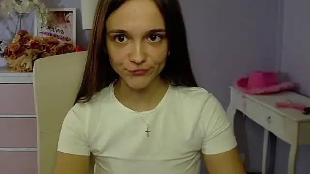 Snapshot of dirtyxEmily chatting on March 22, 11:21 am dirtyxEmily online show from March 22, 11:21 am