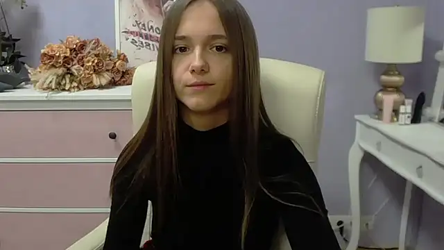 Snapshot of dirtyxEmily chatting on October 2, 6:39 am dirtyxEmily online show from October 2, 6:39 am