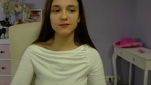 Snapshot of dirtyxEmily chatting on February 6, 11:20 am dirtyxEmily online show from February 6, 11:20 am