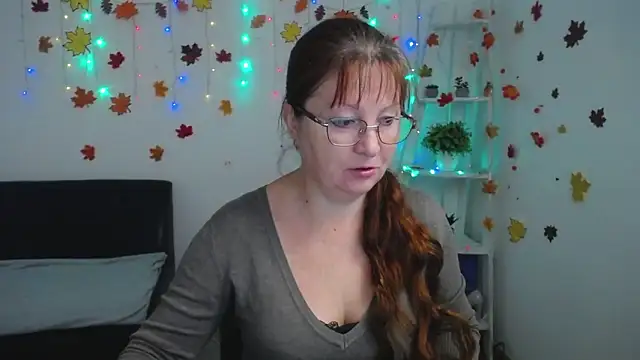 VanessaHotts online show from November 10, 5:56 am