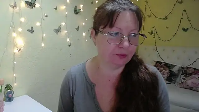 VanessaHotts online show from March 13, 6:07 am