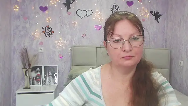 Snapshot of VanessaHotts chatting on March 5, 9:05 am VanessaHotts online show from March 5, 9:05 am