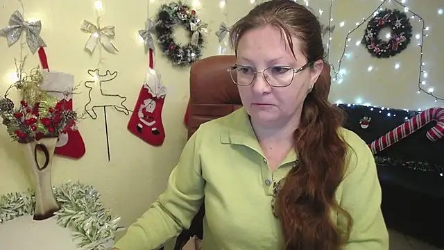 VanessaHotts online show from December 5, 6:01 am