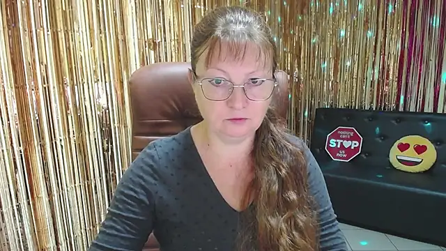 Snapshot of VanessaHotts chatting on September 17, 5:09 am VanessaHotts online show from September 17, 5:09 am