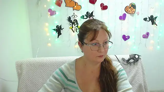 Snapshot of VanessaHotts chatting on March 5, 6:01 am VanessaHotts online show from March 5, 6:01 am