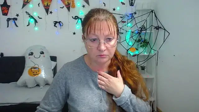 Snapshot of VanessaHotts chatting on October 18, 5:09 am VanessaHotts online show from October 18, 5:09 am