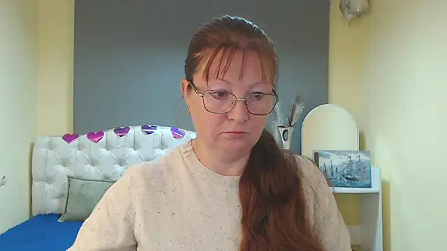 Snapshot of VanessaHotts chatting on October 8, 5:09 am VanessaHotts online show from October 8, 5:09 am