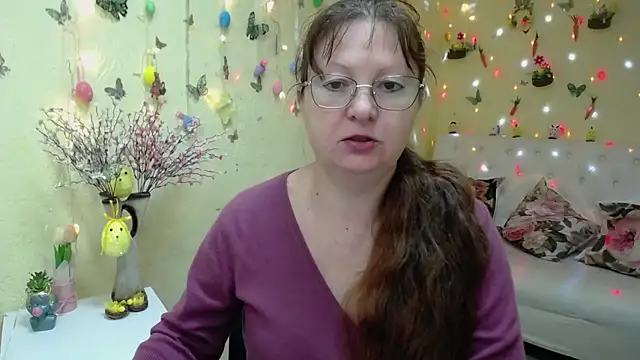 VanessaHotts online show from April 10, 5:03 am