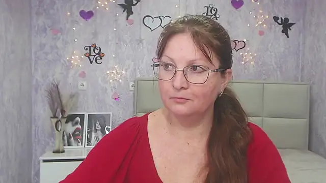 Snapshot of VanessaHotts chatting on March 5, 3:29 pm VanessaHotts online show from March 5, 3:29 pm