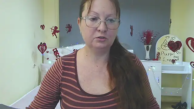 VanessaHotts online show from February 13, 9:42 am