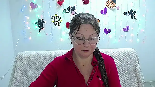Snapshot of VanessaHotts chatting on February 21, 9:02 am VanessaHotts online show from February 21, 9:02 am