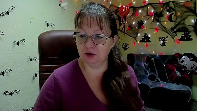 VanessaHotts online show from October 25, 5:06 am