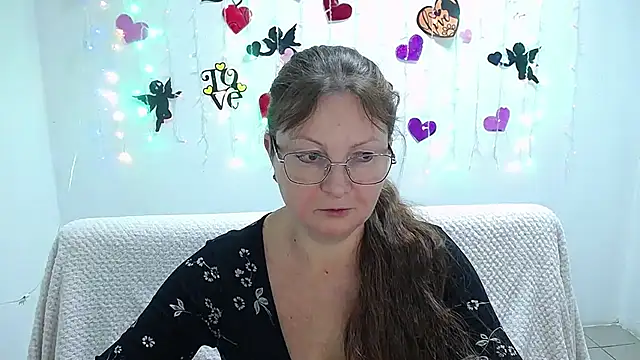 Snapshot of VanessaHotts chatting on February 17, 12:38 pm VanessaHotts online show from February 17, 12:38 pm