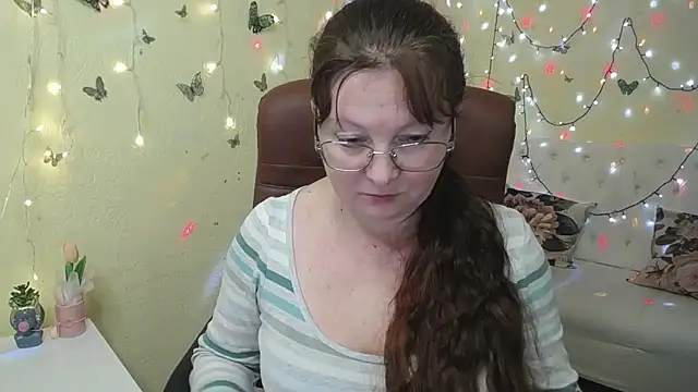 VanessaHotts online show from March 23, 6:13 am