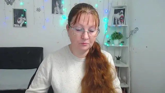 Snapshot of VanessaHotts chatting on October 11, 5:08 am VanessaHotts online show from October 11, 5:08 am