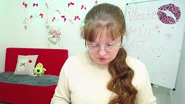 Snapshot of VanessaHotts chatting on April 27, 5:05 am VanessaHotts online show from April 27, 5:05 am