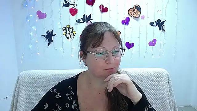 Snapshot of VanessaHotts chatting on February 17, 3:44 pm VanessaHotts online show from February 17, 3:44 pm