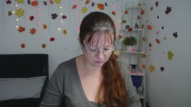 VanessaHotts online show from November 8, 6:06 am