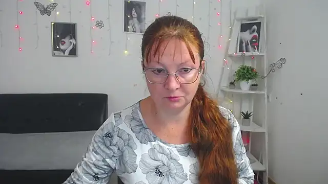 Snapshot of VanessaHotts chatting on September 13, 5:07 am VanessaHotts online show from September 13, 5:07 am