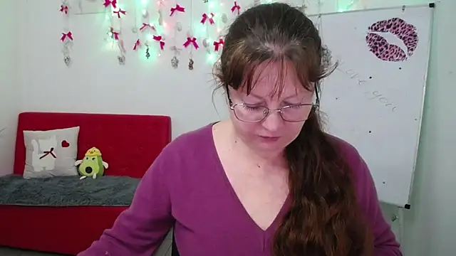 VanessaHotts online show from April 15, 5:02 am