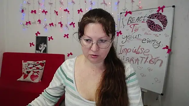 VanessaHotts online show from March 25, 6:02 am