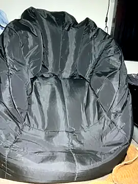 Snapshot of BustiBunny69 chatting on November 16, 1:32 am BustiBunny69 online show from November 16, 1:32 am