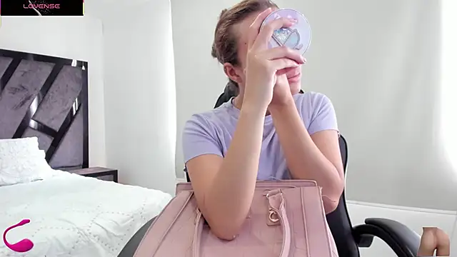 AnnieAndStefan online show from February 12, 1:22 pm