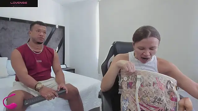 AnnieAndStefan online show from November 17, 3:16 pm