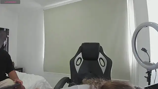 AnnieAndStefan online show from April 11, 1:37 pm