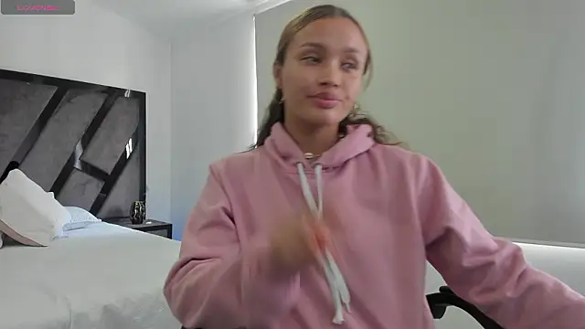 AnnieAndStefan online show from March 13, 2:33 pm