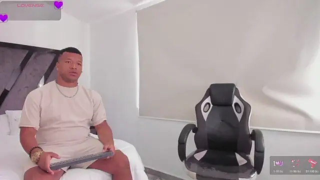 AnnieAndStefan online show from March 26, 1:20 pm