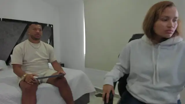 AnnieAndStefan online show from March 5, 2:35 pm