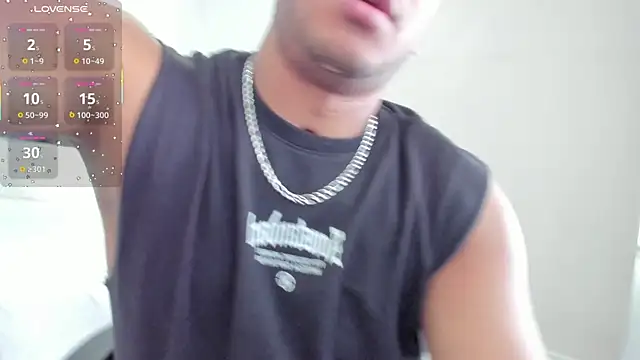 AnnieAndStefan online show from July 4, 3:27 pm