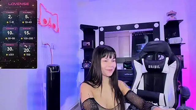 Snapshot of miss_kitty chatting on March 13, 1:32 am miss kitty online show from March 13, 1:32 am