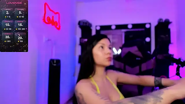 miss kitty online show from February 25, 1:06 am