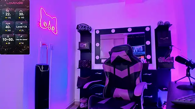 miss kitty online show from April 5, 12:39 am