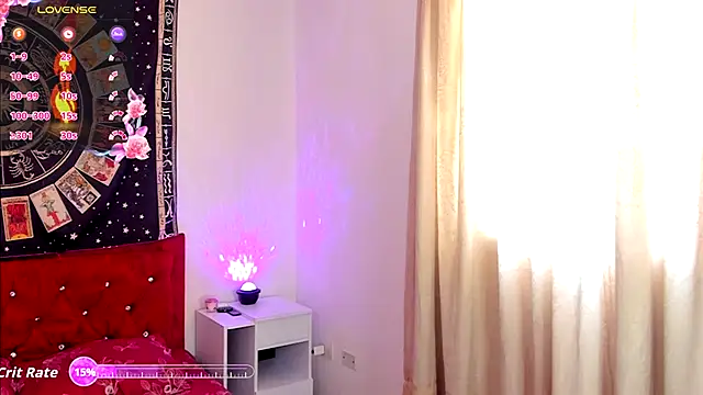 luna del rey  online show from September 27, 4:46 pm