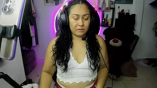 AliceFox Milf online show from March 21, 3:30 am