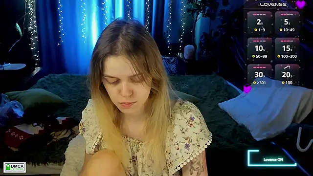 Snapshot of lady_bellaa chatting on February 23, 8:06 am lady bellaa online show from February 23, 8:06 am