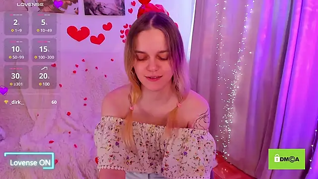 Snapshot of lady_bellaa chatting on February 15, 9:27 am lady bellaa online show from February 15, 9:27 am