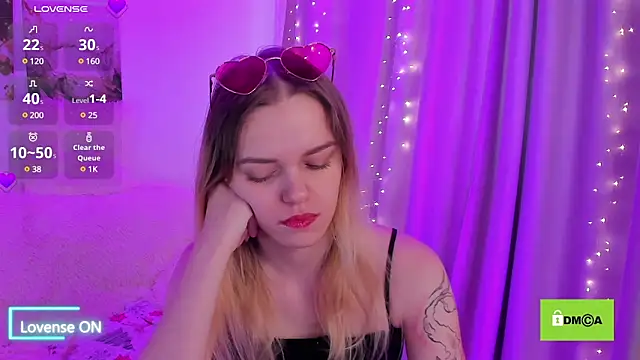 Snapshot of lady_bellaa chatting on February 9, 7:59 am lady bellaa online show from February 9, 7:59 am