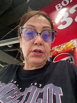 lonely shewolf online show from February 17, 6:05 pm