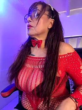 Snapshot of lonely_shewolf chatting on November 15, 5:17 pm lonely shewolf online show from November 15, 5:17 pm