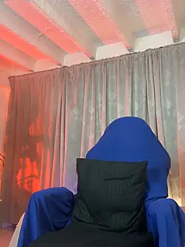 Snapshot of lonely_shewolf chatting on June 10, 5:47 pm lonely shewolf online show from June 10, 5:47 pm